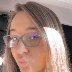 Meet your Posher, Anna grace